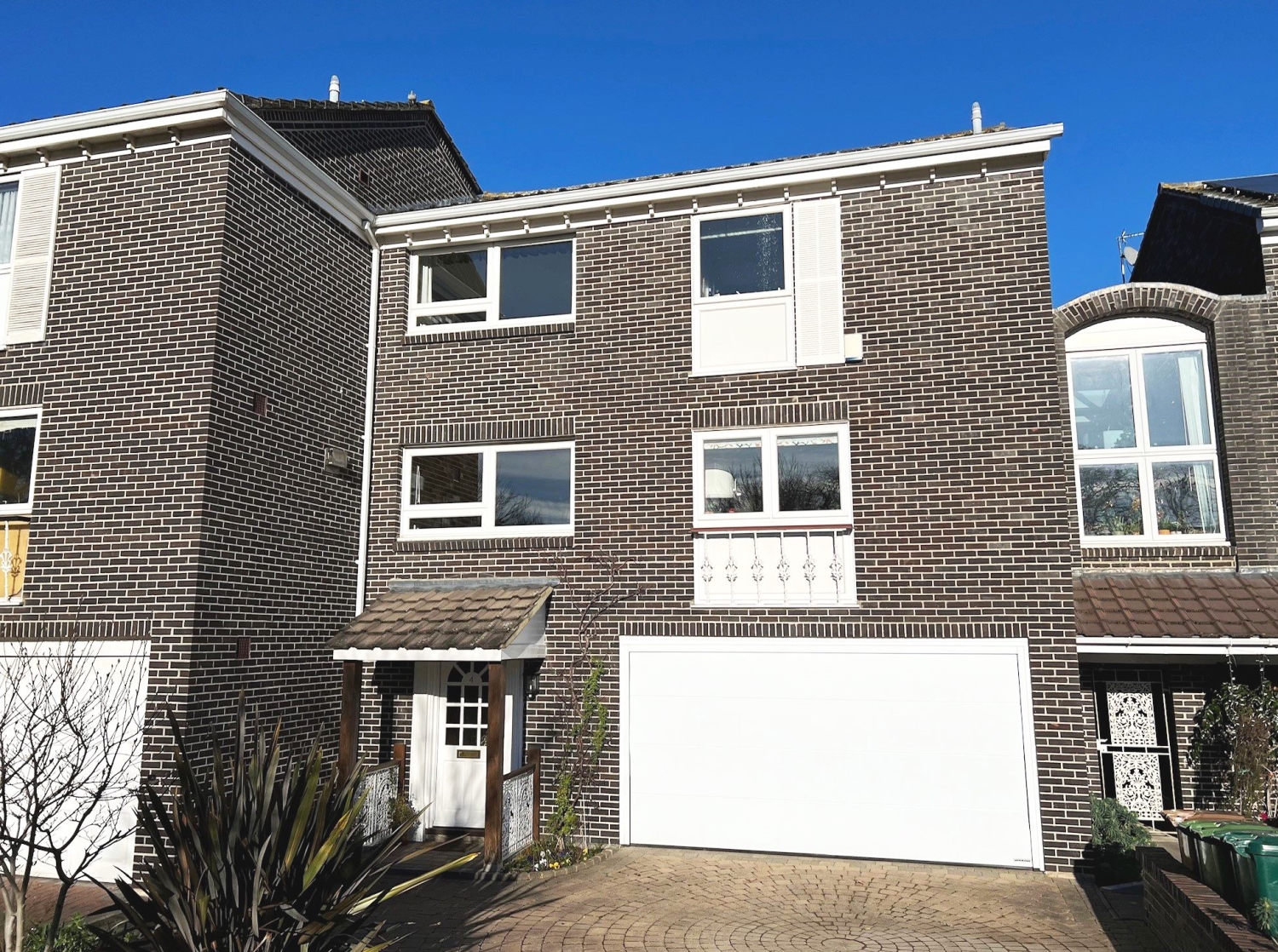 Acacia Road, StainesuponThames, Surrey, TW18 Nevin And Wells